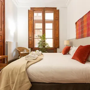 great-spacious-apartment-in-the-gothic-district-city-center.catalonia-hotels.com/